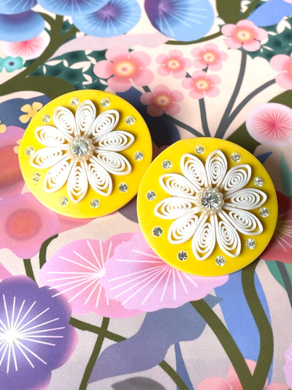 Fab vintage passionfruit yellow plastic clip-on earrings quilling rhinestones